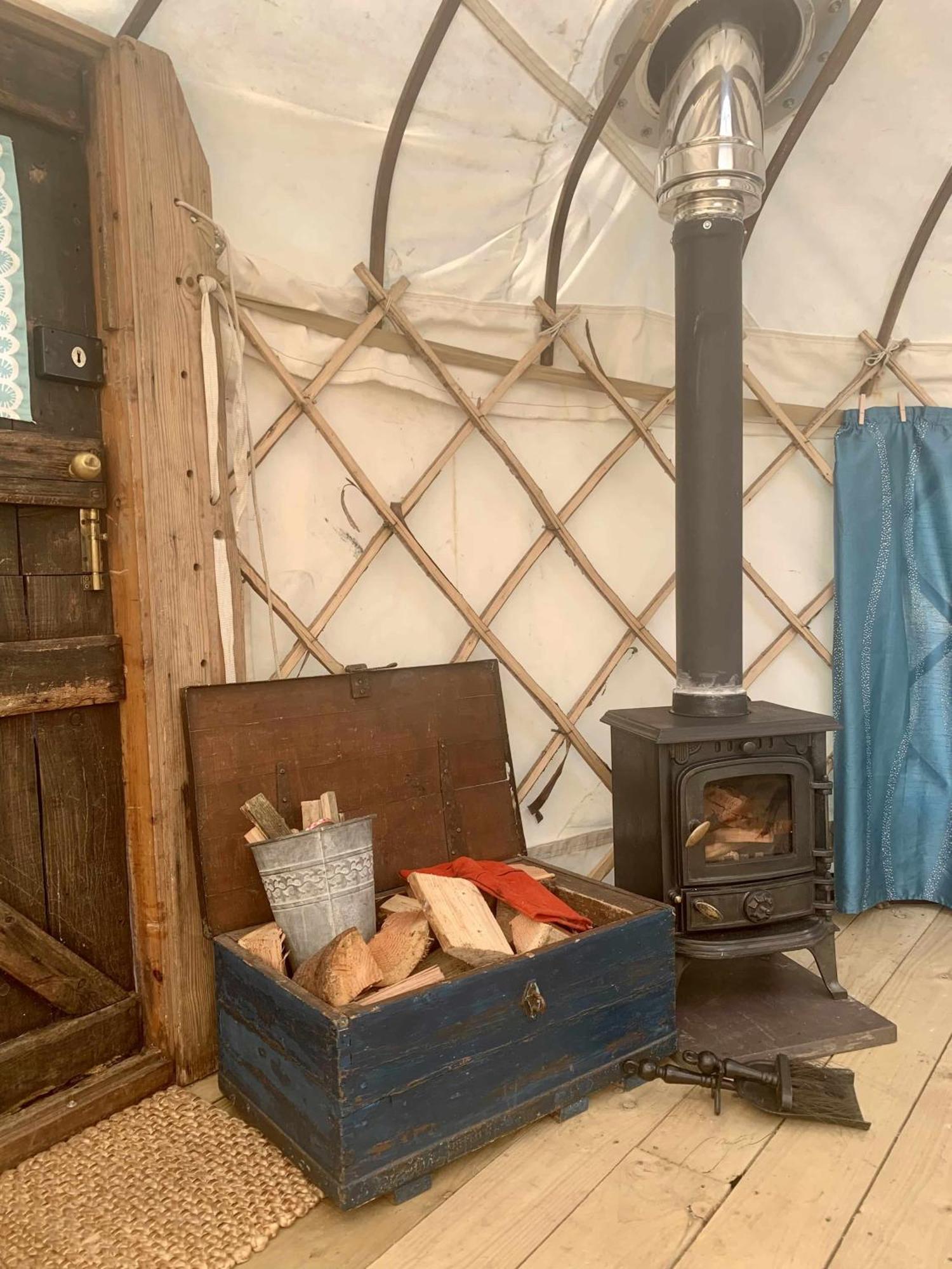 Ceridwen Glamping, Double Decker Bus And Yurts Llandysul Exterior foto