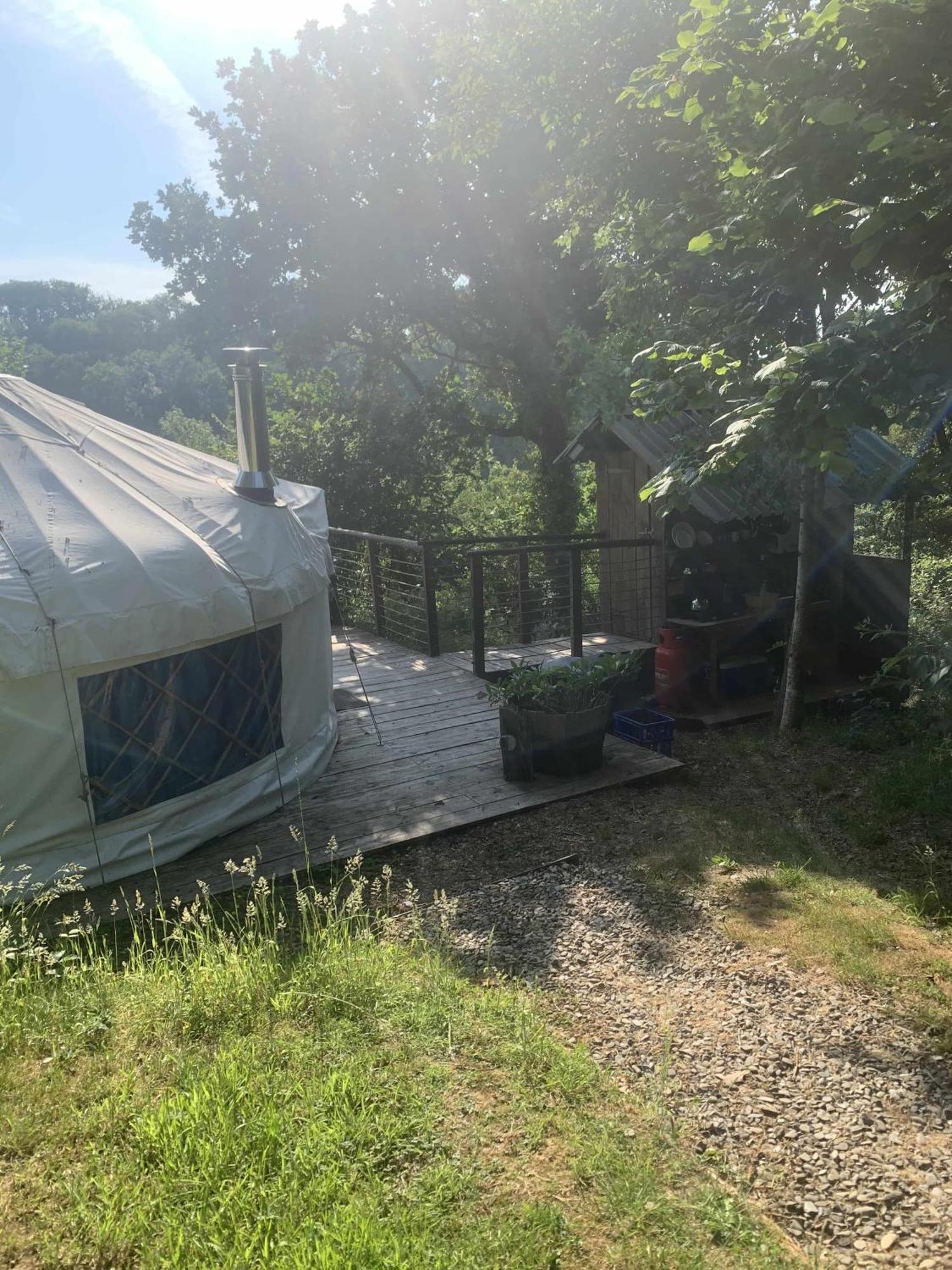 Ceridwen Glamping, Double Decker Bus And Yurts Llandysul Exterior foto