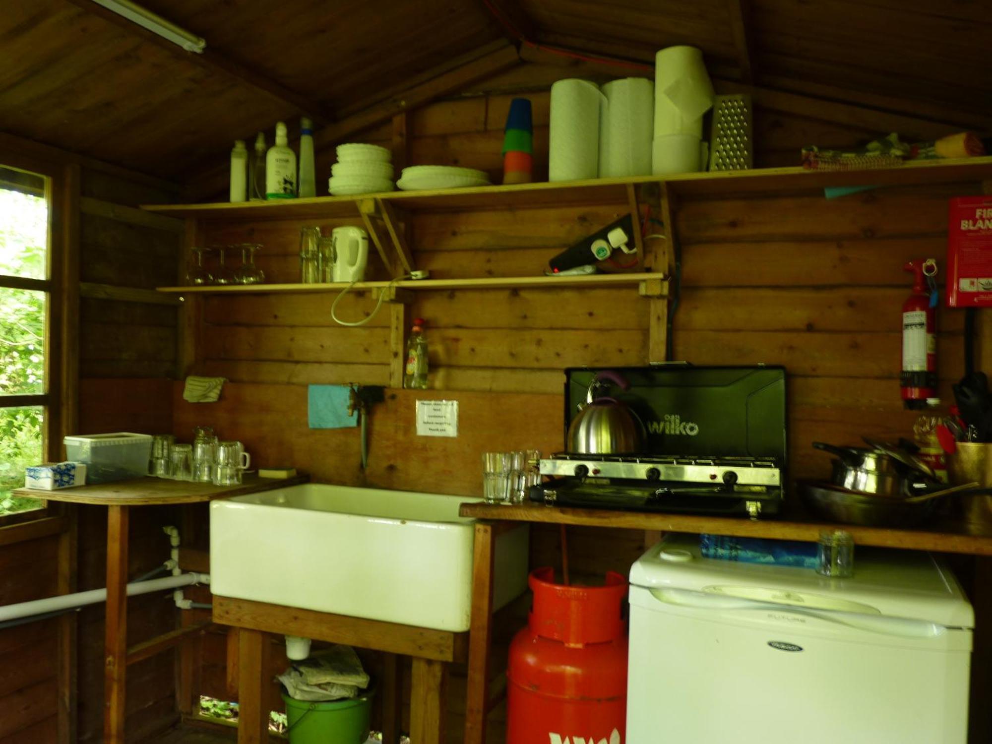 Ceridwen Glamping, Double Decker Bus And Yurts Llandysul Exterior foto