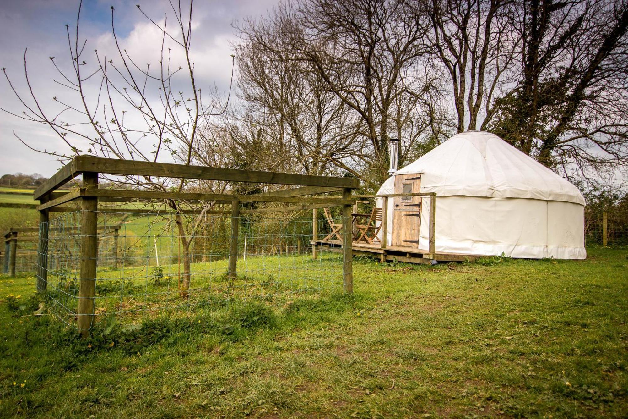 Ceridwen Glamping, Double Decker Bus And Yurts Llandysul Exterior foto