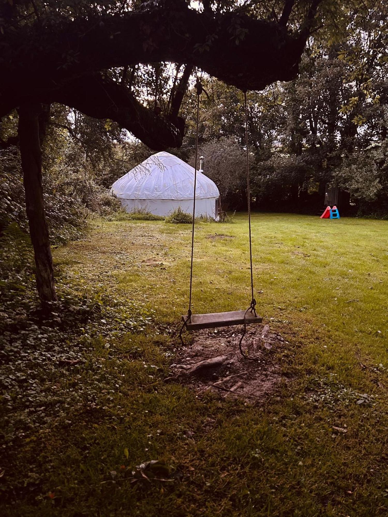 Ceridwen Glamping, Double Decker Bus And Yurts Llandysul Exterior foto