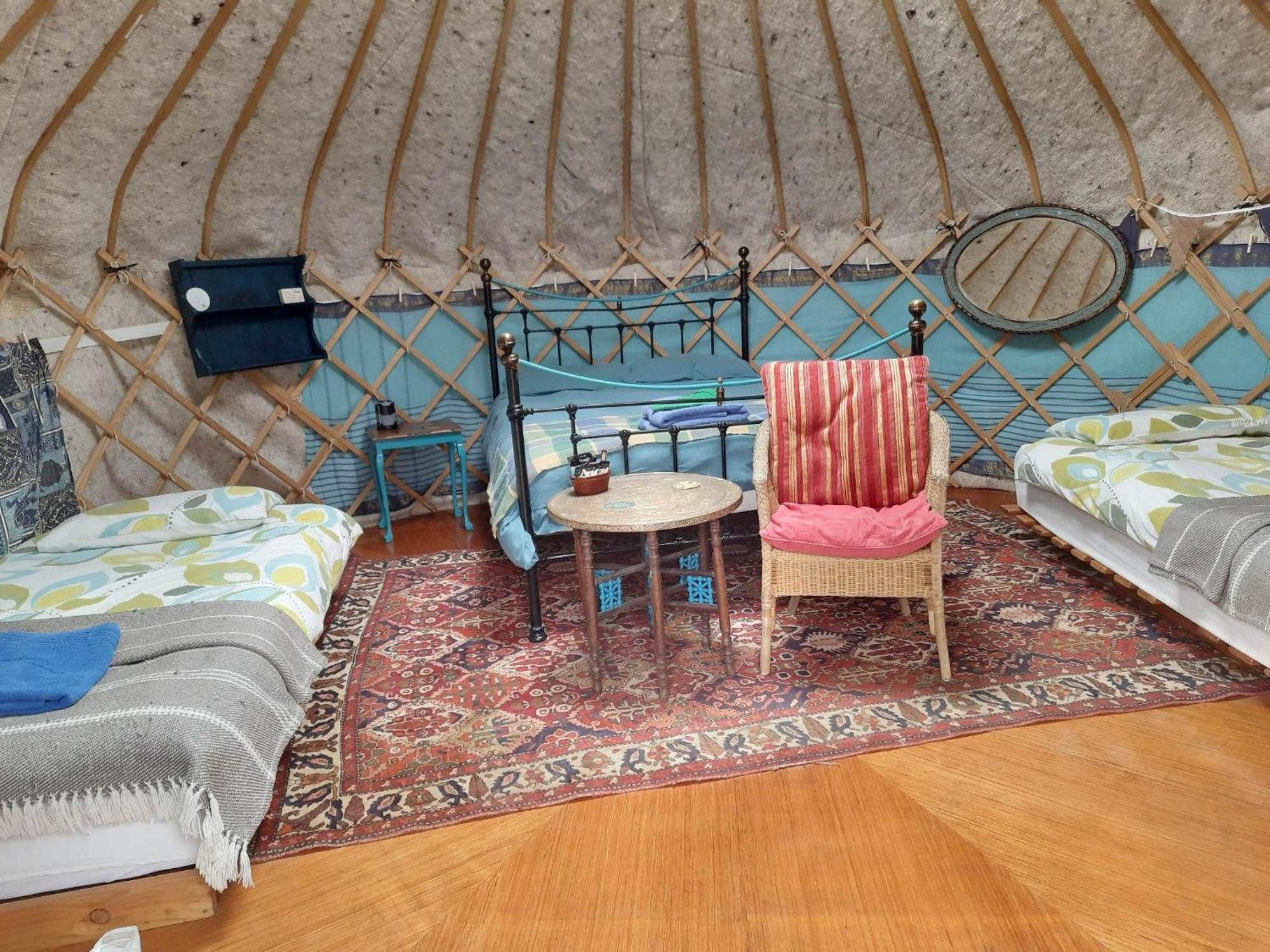 Ceridwen Glamping, Double Decker Bus And Yurts Llandysul Exterior foto