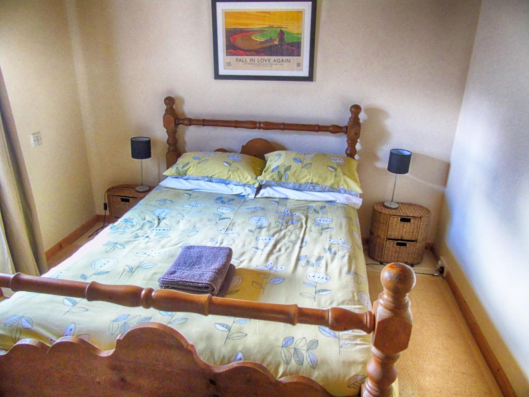 Ceridwen Glamping, Double Decker Bus And Yurts Llandysul Exterior foto