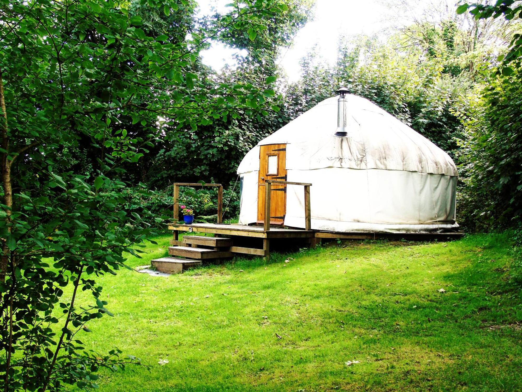 Ceridwen Glamping, Double Decker Bus And Yurts Llandysul Exterior foto