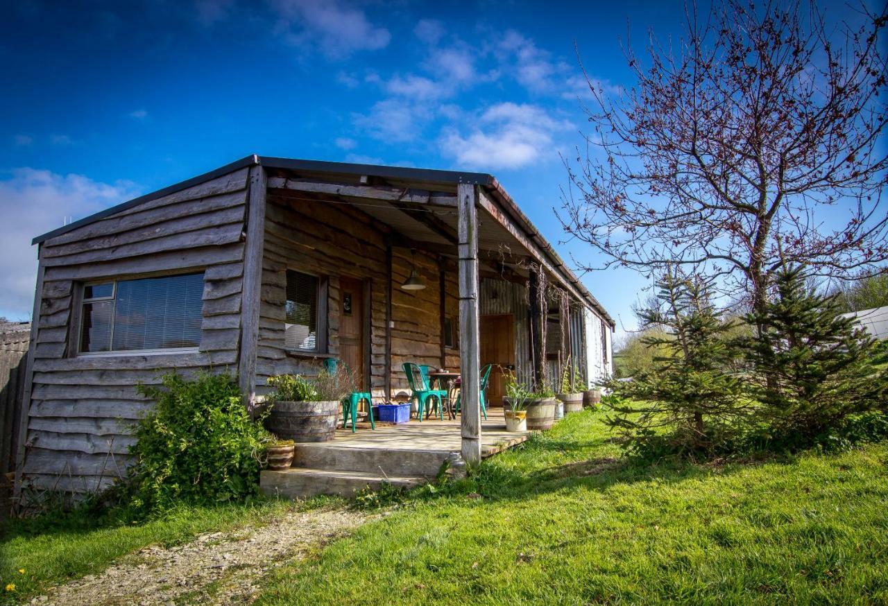 Ceridwen Glamping, Double Decker Bus And Yurts Llandysul Exterior foto